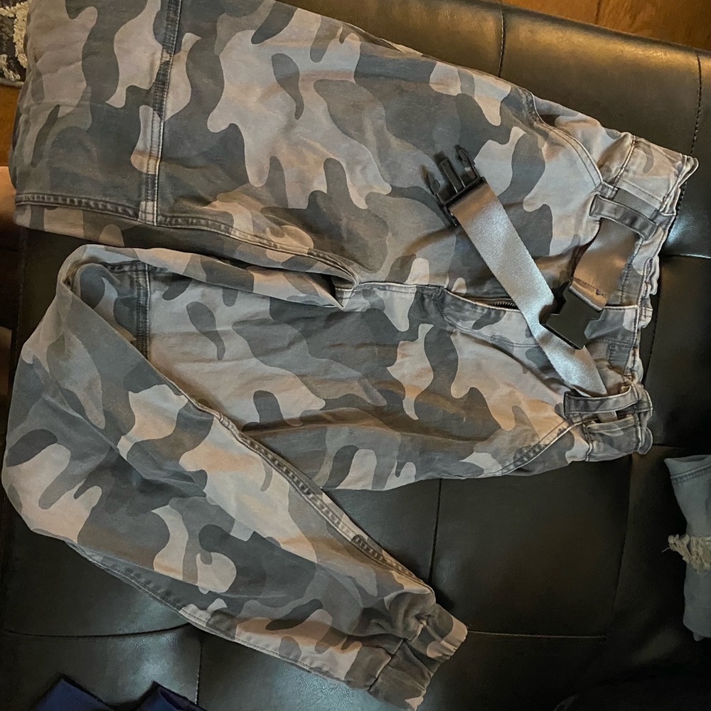 Ultra high rise camouflage